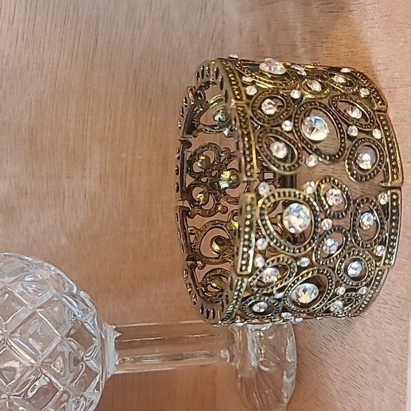 Vintage gold tone bracelet with faux diamonds - Picture 1 of 6